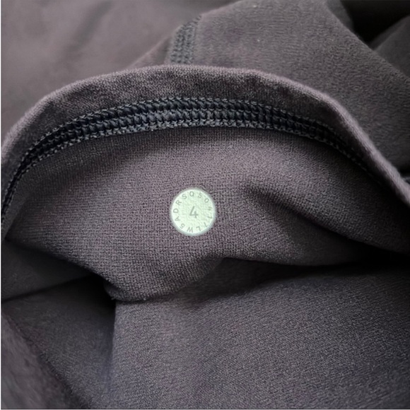 EUC Lululemon Reveal Tight Precision 25" Deep Navy - Picture 9 of 11